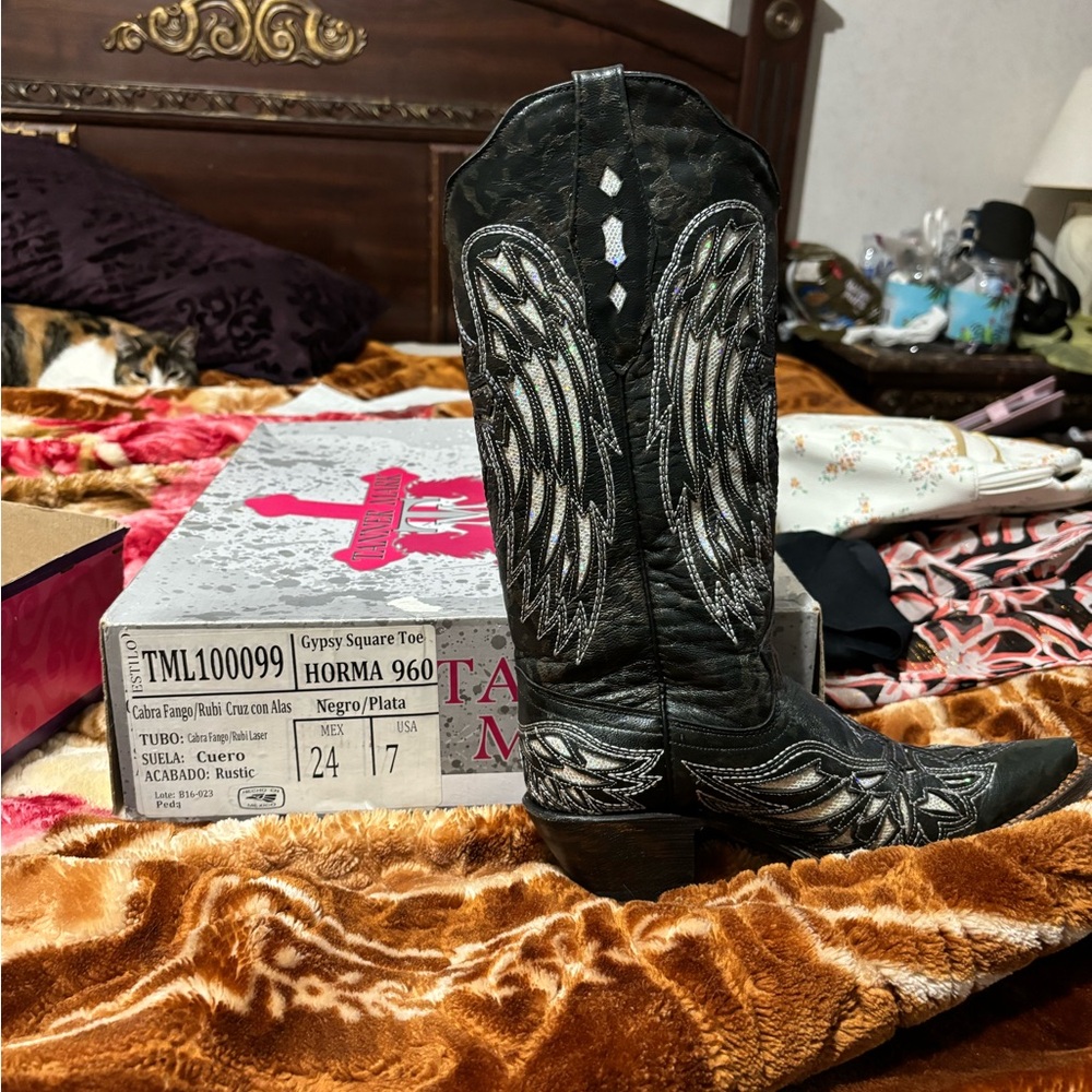Glittery cowgirl boots never worn